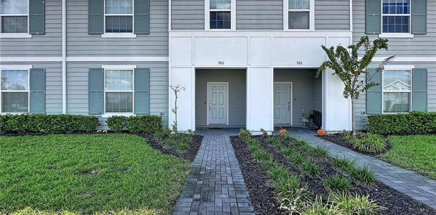 Touwnhouse à Davenport, Floride 5 chambres, 208.1 m2 № 2419588