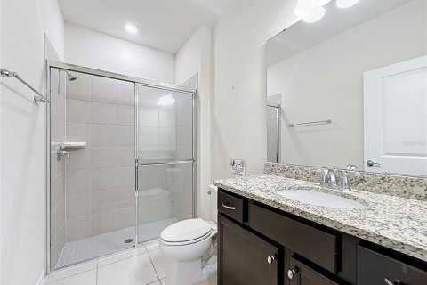 Touwnhouse à vendre à Davenport, Floride: 5 chambres, 208.1 m2 № 2419588 - photo 10