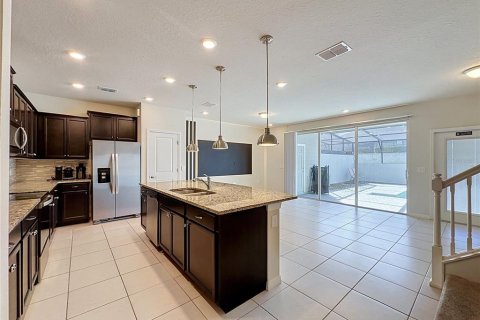 Touwnhouse à vendre à Davenport, Floride: 5 chambres, 208.1 m2 № 2419588 - photo 11