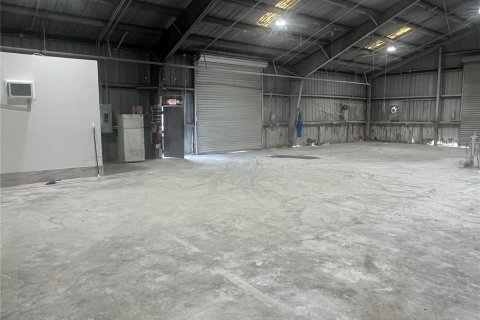 Immobilier commercial à louer à Tampa, Floride: 3371.98 m2 № 392438 - photo 15
