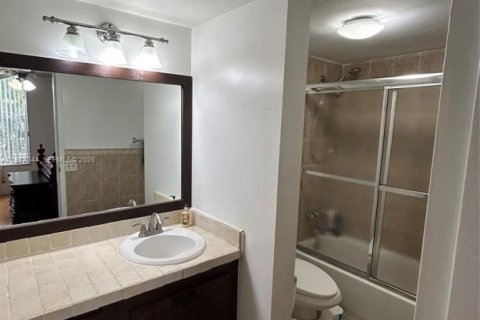 Copropriété à vendre à Tamarac, Floride: 2 chambres, 95.22 m2 № 2041532 - photo 19