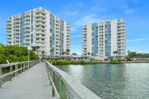 Condo à Daytona Beach, Floride, 1 chambre  № 2098015