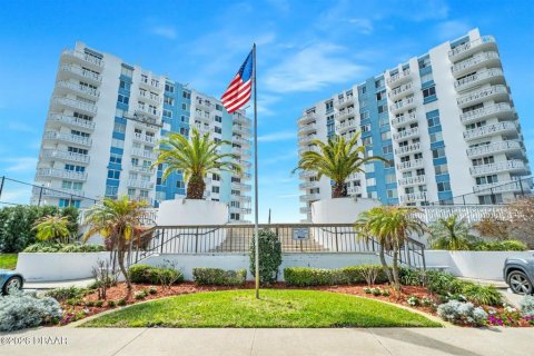 Copropriété à vendre à Daytona Beach, Floride: 1 chambre, 76.37 m2 № 2098015 - photo 2