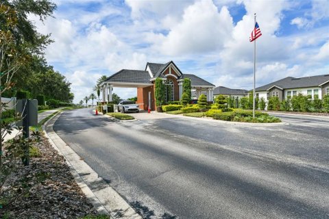 Townhouse in Clermont, Florida 4 bedrooms, 191.01 sq.m. № 1866556 - photo 2