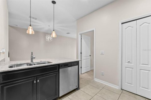 Townhouse in Clermont, Florida 4 bedrooms, 191.01 sq.m. № 1866556 - photo 15