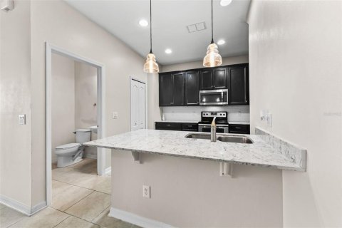 Townhouse in Clermont, Florida 4 bedrooms, 191.01 sq.m. № 1866556 - photo 17
