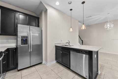 Townhouse in Clermont, Florida 4 bedrooms, 191.01 sq.m. № 1866556 - photo 14