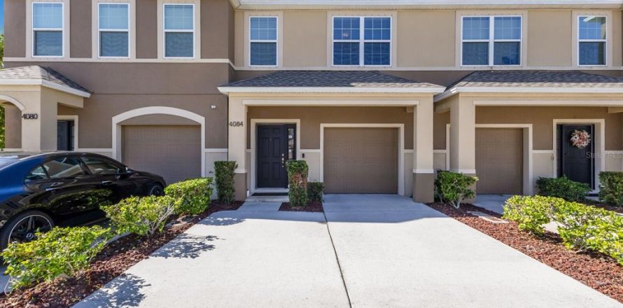 Townhouse in Pinellas Park, Florida 3 bedrooms, 131.92 sq.m. № 1899958