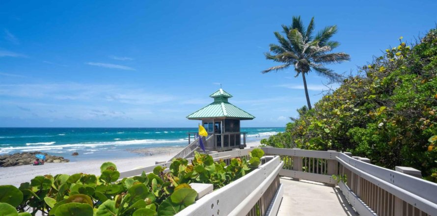 House in Boca Raton, Florida 3 bedrooms, 126.25 sq.m. № 1207741