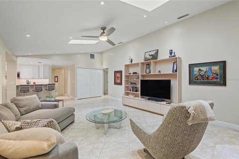 Casa en venta en Palm Harbor, Florida, 4 dormitorios, 251.67 m2 № 2385801 - foto 25