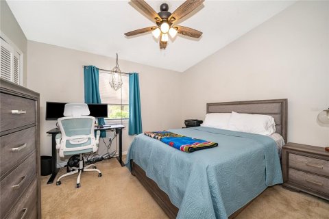 Condo in Apopka, Florida, 2 bedrooms № 2094121 - photo 17