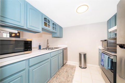 Condo in Apopka, Florida, 2 bedrooms № 2094121 - photo 7