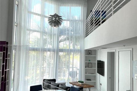 Condominio en alquiler en Miami Beach, Florida, 2 dormitorios, 111.58 m2 № 1770616 - foto 11