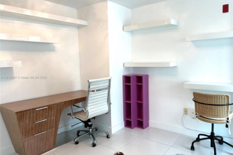 Condominio en alquiler en Miami Beach, Florida, 2 dormitorios, 111.58 m2 № 1770616 - foto 8