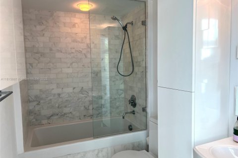 Condominio en alquiler en Miami Beach, Florida, 2 dormitorios, 111.58 m2 № 1770616 - foto 9
