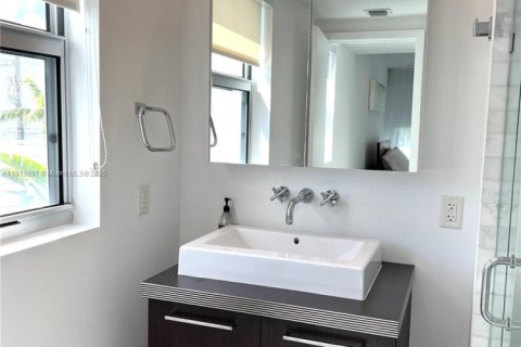 Condominio en alquiler en Miami Beach, Florida, 2 dormitorios, 111.58 m2 № 1770616 - foto 15