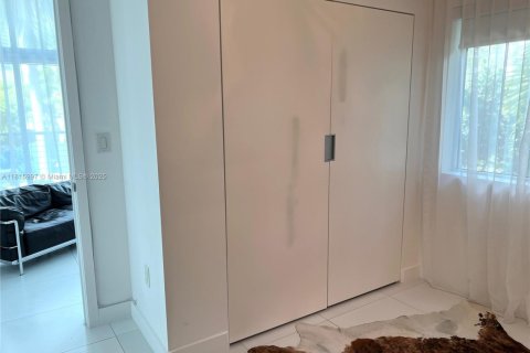 Condominio en alquiler en Miami Beach, Florida, 2 dormitorios, 111.58 m2 № 1770616 - foto 7