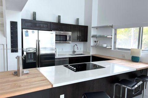 Condominio en alquiler en Miami Beach, Florida, 2 dormitorios, 111.58 m2 № 1770616 - foto 1