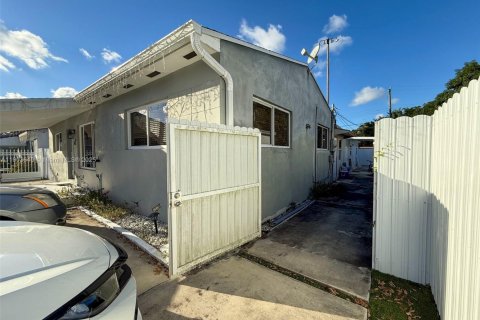 Купить виллу или дом в Майами, Флорида 4 спальни, 99.03м2, № 1955742 - фото 11