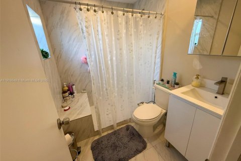 Купить виллу или дом в Майами, Флорида 4 спальни, 99.03м2, № 1955742 - фото 8