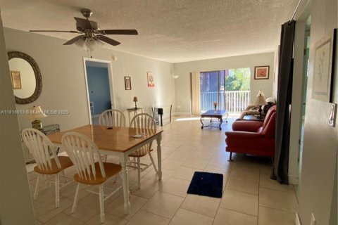 Copropriété à vendre à Miami, Floride: 2 chambres, 89.93 m2 № 1777596 - photo 7