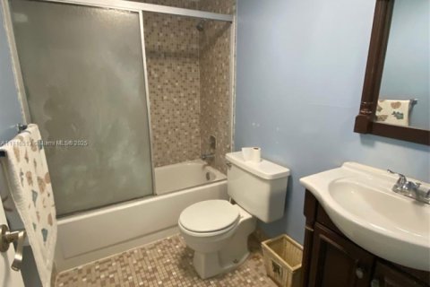 Copropriété à vendre à Miami, Floride: 2 chambres, 89.93 m2 № 1777596 - photo 12