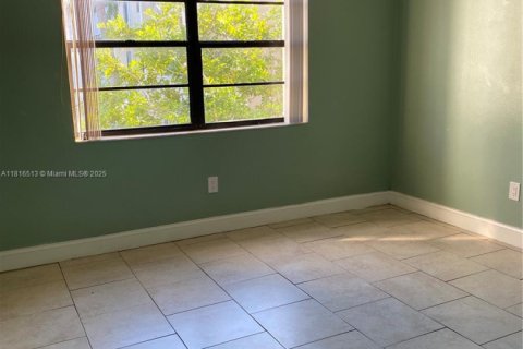 Copropriété à vendre à Miami, Floride: 2 chambres, 89.93 m2 № 1777596 - photo 13