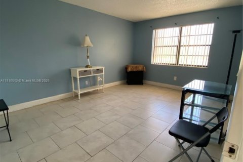 Copropriété à vendre à Miami, Floride: 2 chambres, 89.93 m2 № 1777596 - photo 9