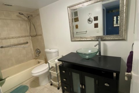 Copropriété à vendre à Miami, Floride: 2 chambres, 89.93 m2 № 1777596 - photo 10
