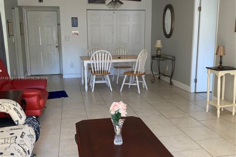 Copropriété à vendre à Miami, Floride: 2 chambres, 89.93 m2 № 1777596 - photo 8