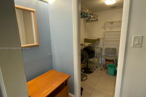 Copropriété à vendre à Miami, Floride: 2 chambres, 89.93 m2 № 1777596 - photo 11
