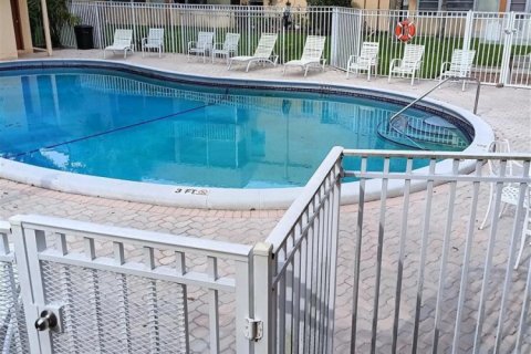 Copropriété à vendre à Tamarac, Floride: 2 chambres, 81.38 m2 № 2188178 - photo 8