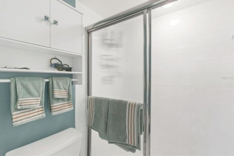 Condo in Englewood, Florida, 2 bedrooms  № 1558638 - photo 25