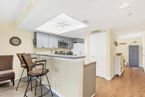 Condo in Englewood, Florida, 2 bedrooms  № 1558638 - photo 12