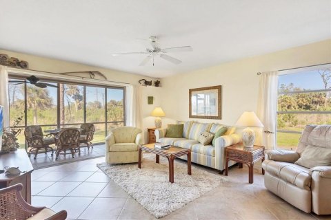 Condo in Englewood, Florida, 2 bedrooms  № 1558638 - photo 16