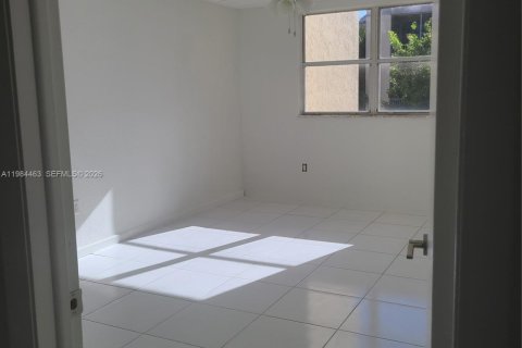 Снять в аренду кондоминиум в Дорал, Флорида 1 спальня, 75.25м2, № 2045704 - фото 5
