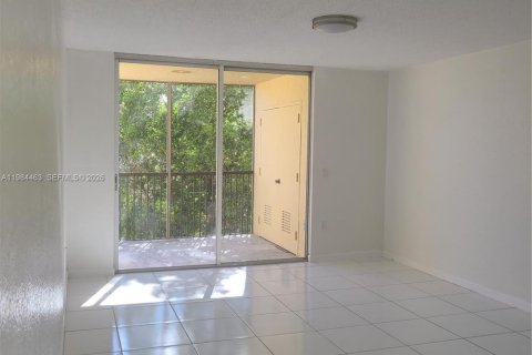 Снять в аренду кондоминиум в Дорал, Флорида 1 спальня, 75.25м2, № 2045704 - фото 3