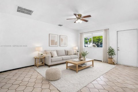 Villa ou maison à louer à Dania Beach, Floride: 2 chambres, 155.52 m2 № 1997651 - photo 6