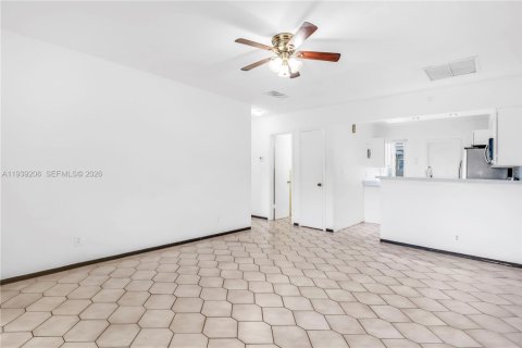 Villa ou maison à louer à Dania Beach, Floride: 2 chambres, 155.52 m2 № 1997651 - photo 9