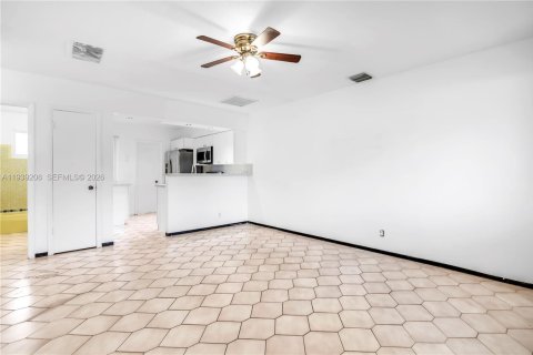 Villa ou maison à louer à Dania Beach, Floride: 2 chambres, 155.52 m2 № 1997651 - photo 10