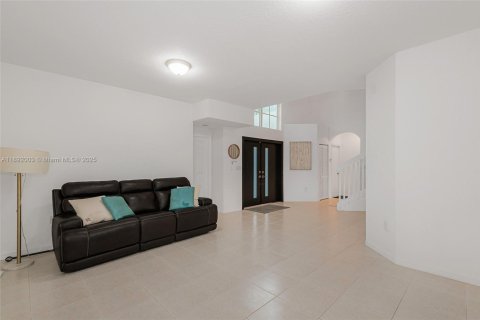 Купить виллу или дом в Майами, Флорида 5 спален, 285.67м2, № 1945426 - фото 23