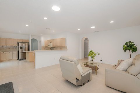 Купить виллу или дом в Майами, Флорида 5 спален, 285.67м2, № 1945426 - фото 29