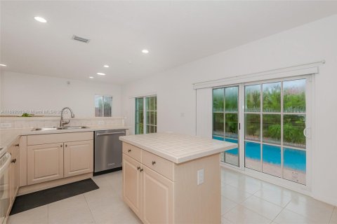 Купить виллу или дом в Майами, Флорида 5 спален, 285.67м2, № 1945426 - фото 18