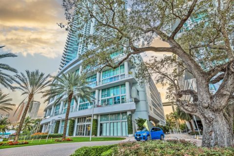Copropriété à vendre à Miami, Floride: 2 chambres, 129.04 m2 № 1798922 - photo 1