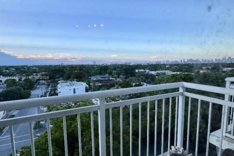 Condominio en venta en Miami, Florida, 1 dormitorio, 72.93 m2 № 2000466 - foto 13