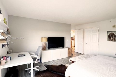 Condominio en venta en Miami, Florida, 1 dormitorio, 72.93 m2 № 2000466 - foto 12