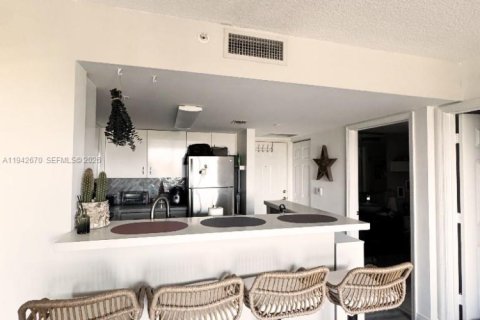 Condominio en venta en Miami, Florida, 1 dormitorio, 72.93 m2 № 2000466 - foto 7