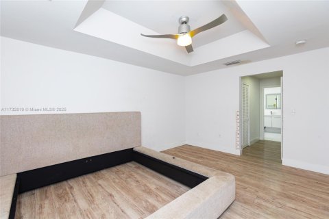House in Miami, Florida 3 bedrooms, 170.85 sq.m. № 1729070 - photo 22