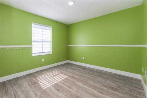House in Miami, Florida 3 bedrooms, 170.85 sq.m. № 1729070 - photo 26