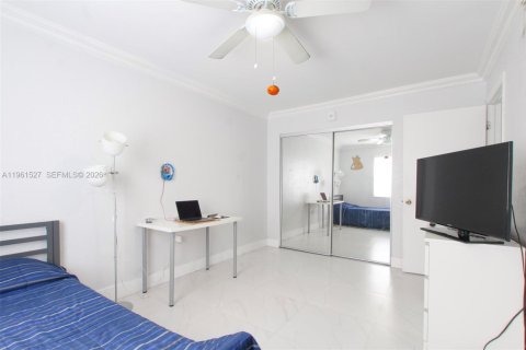 Condominio en alquiler en Coral Gables, Florida, 3 dormitorios, 108.7 m2 № 2080826 - foto 16